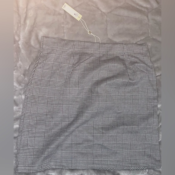 Max studio wrap style skirt - Picture 2 of 3